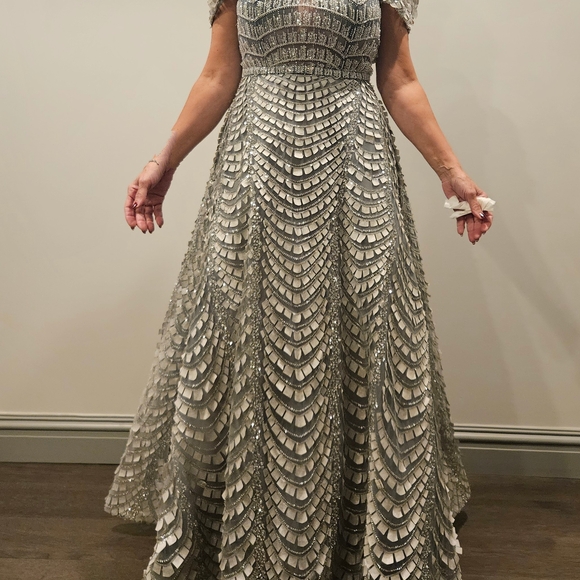 Dresses & Skirts - Glamorous Silver Patterned Maxi Dress